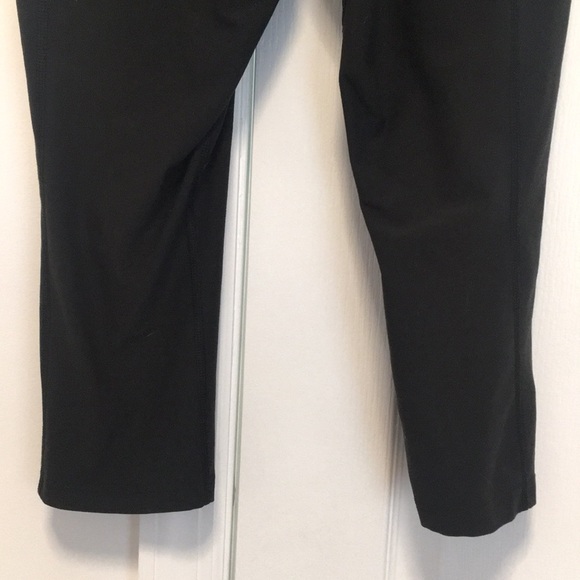 NIKE Women’s DRI-FIT CAPRI PANTS - Picture 4 of 7